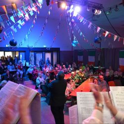 hanzehuys cameron   publiek